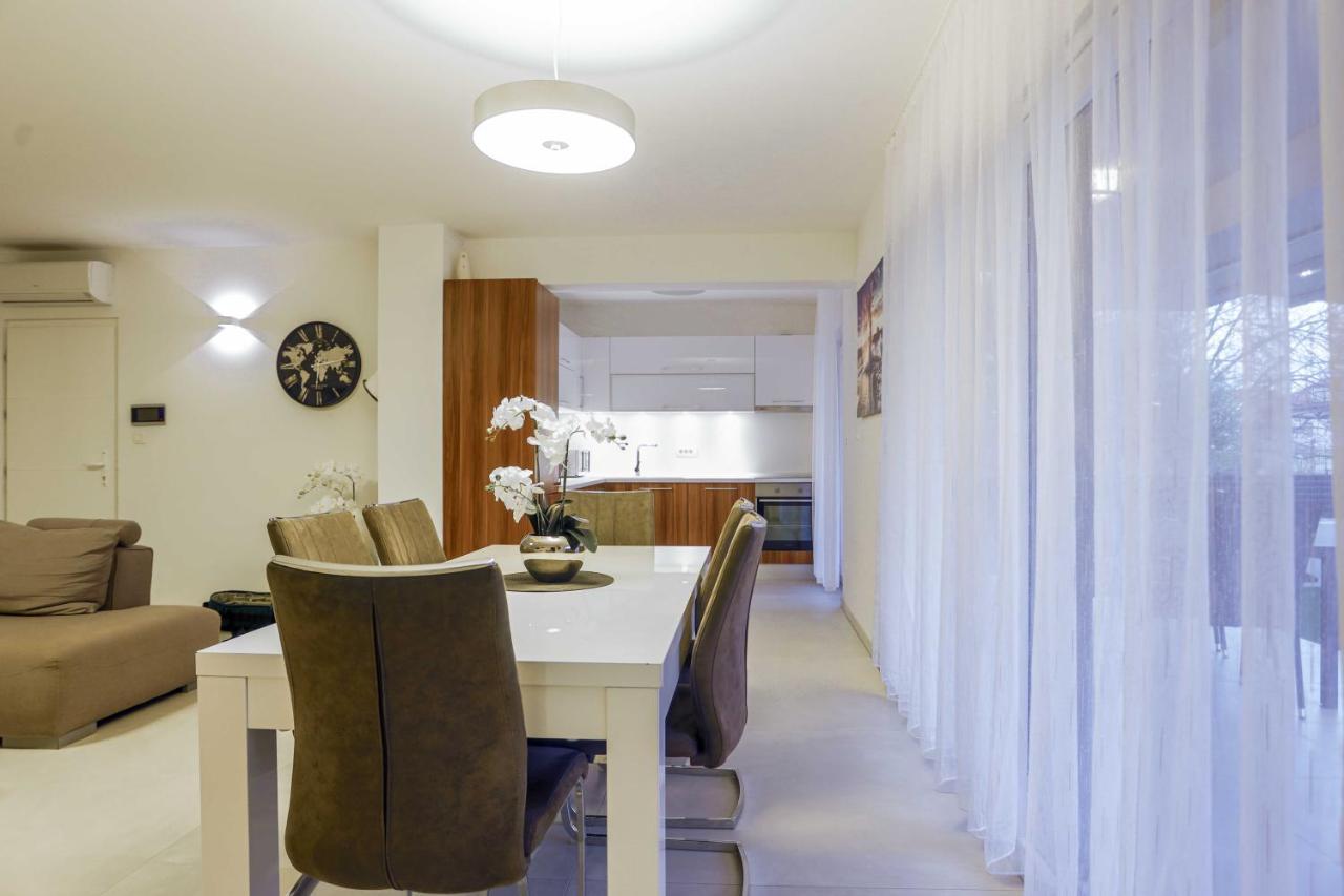 Villa Castelli, Apartment With Pool, Kaštela Eksteriør billede
